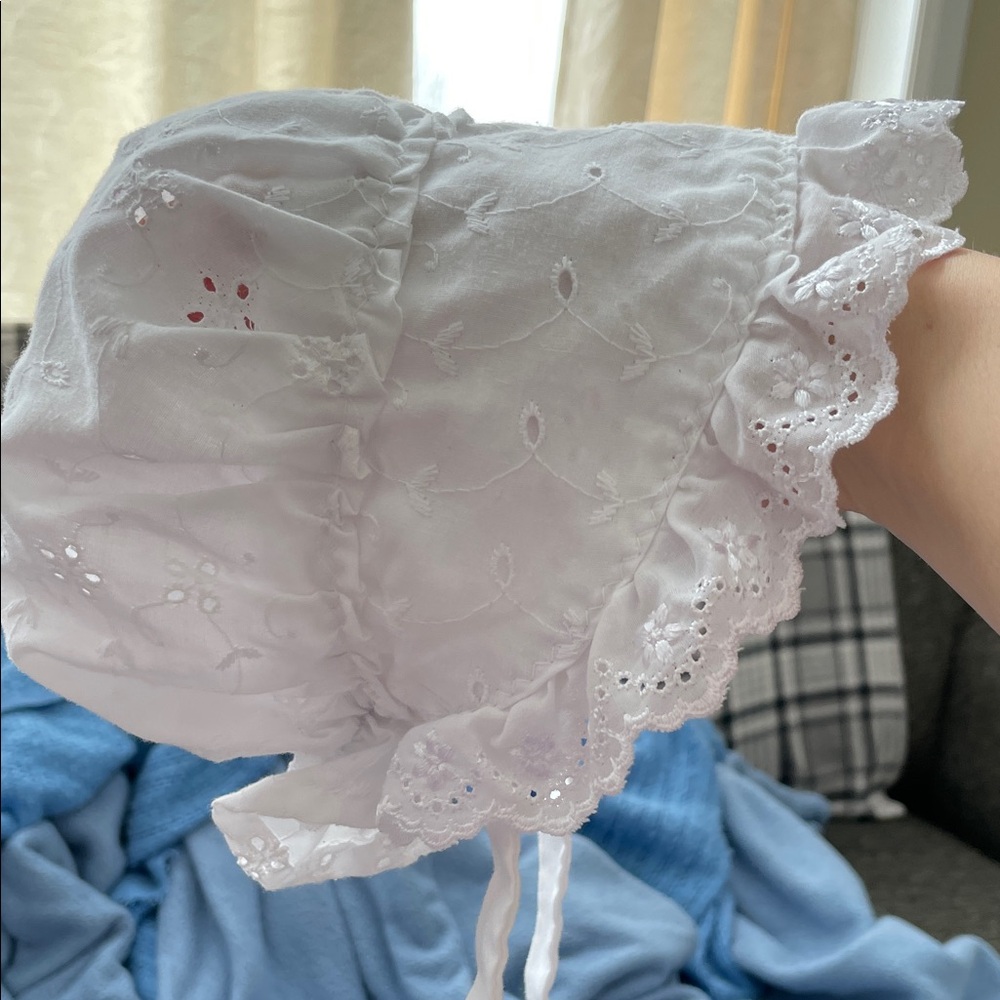 White Eyelet Lace Baby Bonnet 6-12 months